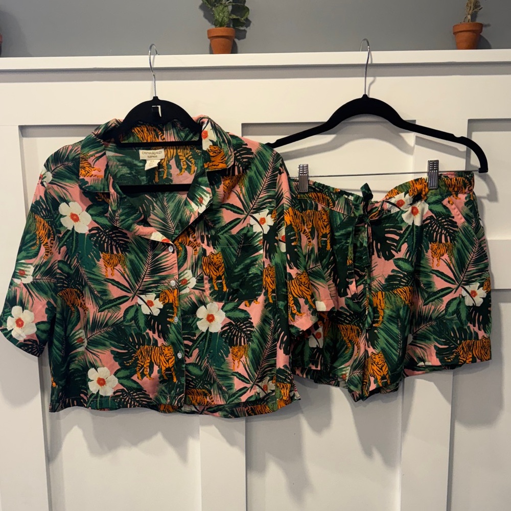 Cynthia Rowley Pink and Green Tiger Print Sleepwear M EUC